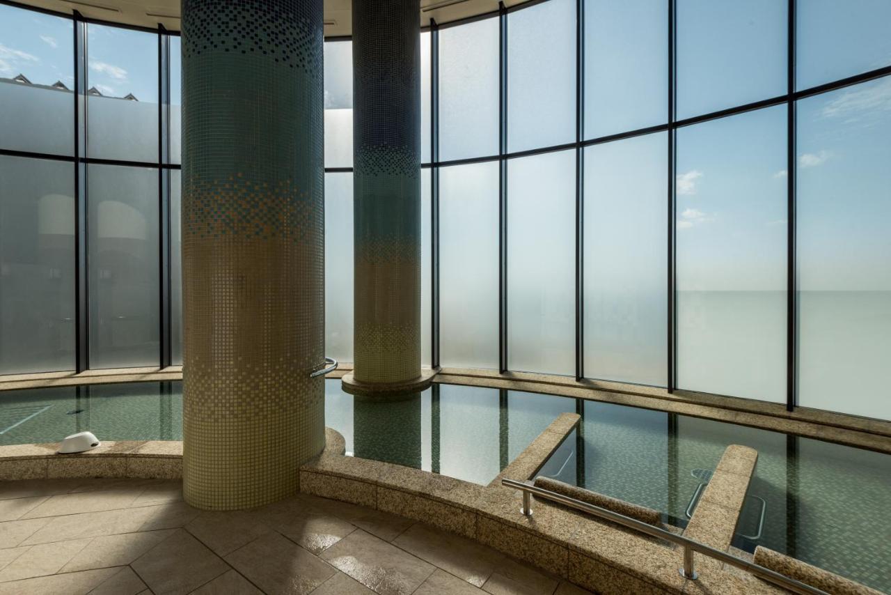 Sheraton Okinawa Sunmarina Resort Onna Bagian luar foto