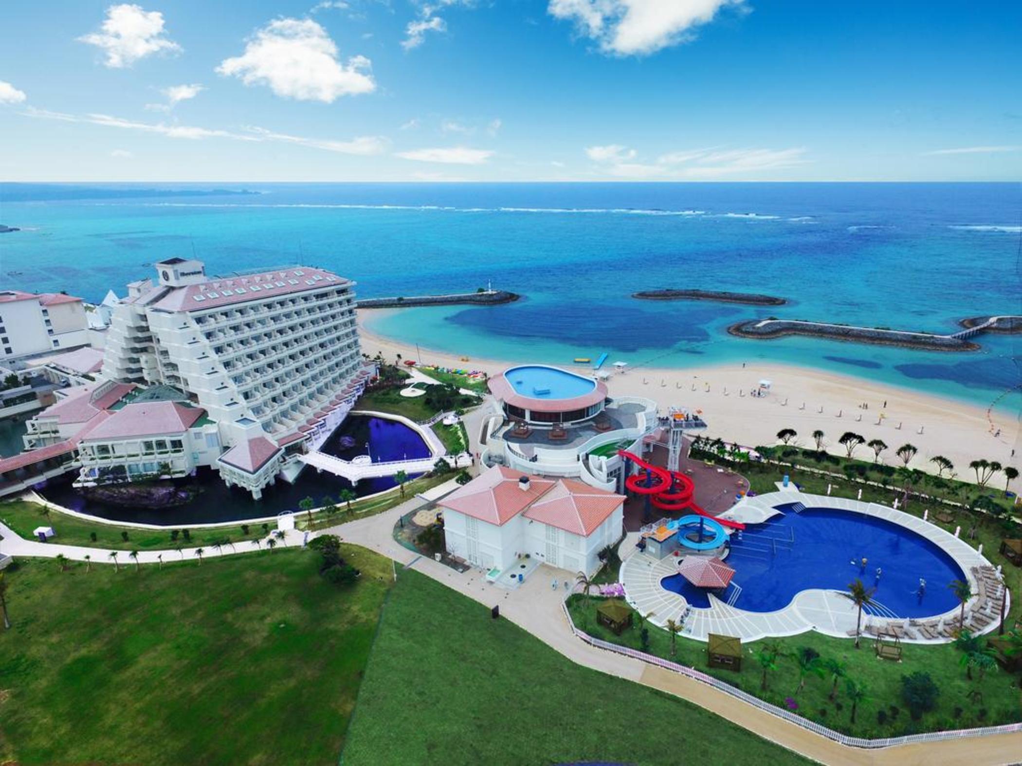 Sheraton Okinawa Sunmarina Resort Onna Bagian luar foto