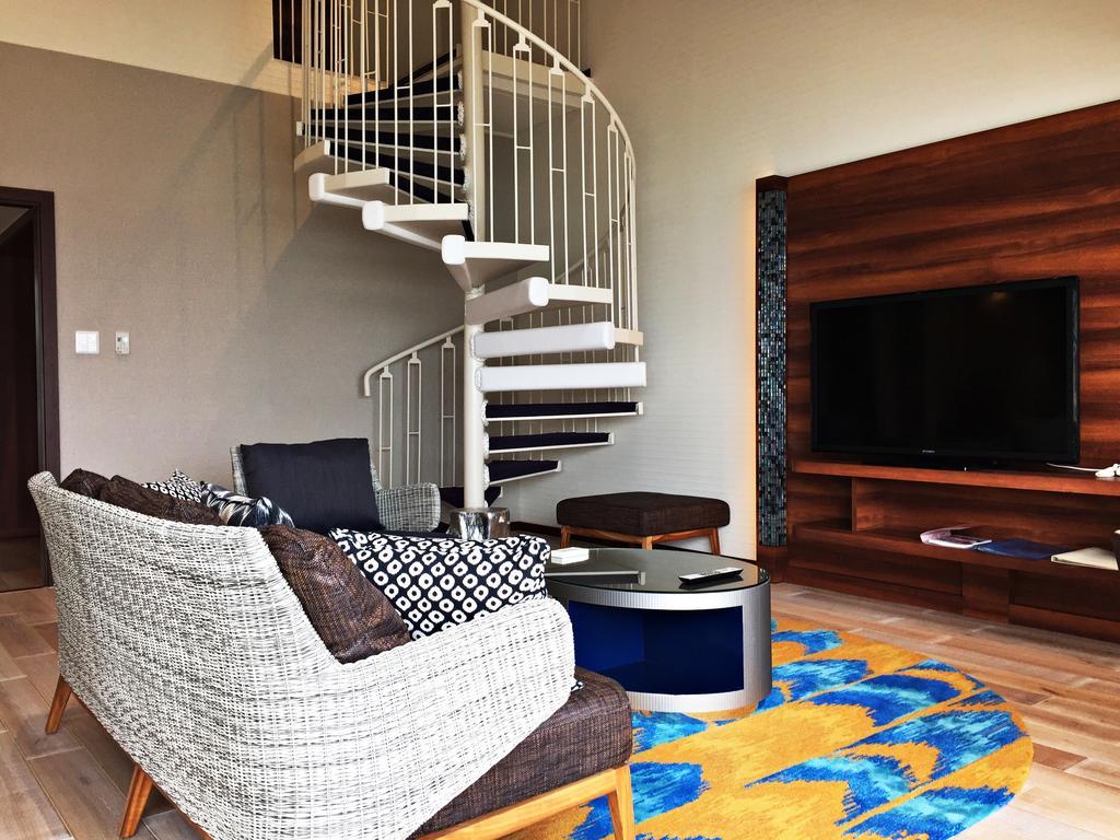 Sheraton Okinawa Sunmarina Resort Onna Bagian luar foto