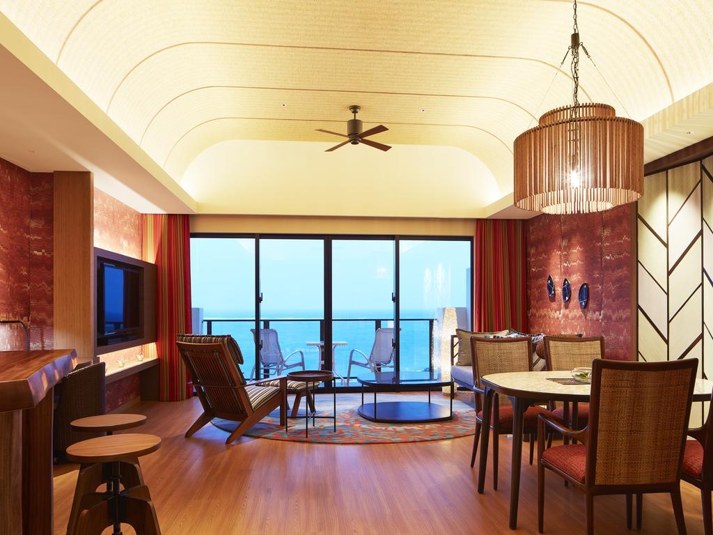 Sheraton Okinawa Sunmarina Resort Onna Bagian luar foto