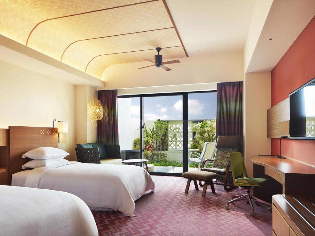 Sheraton Okinawa Sunmarina Resort Onna Bagian luar foto