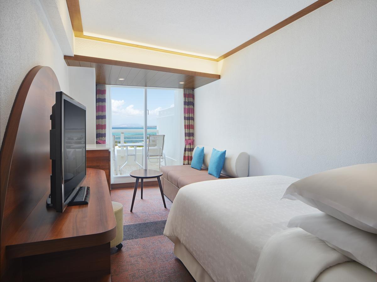 Sheraton Okinawa Sunmarina Resort Onna Bagian luar foto