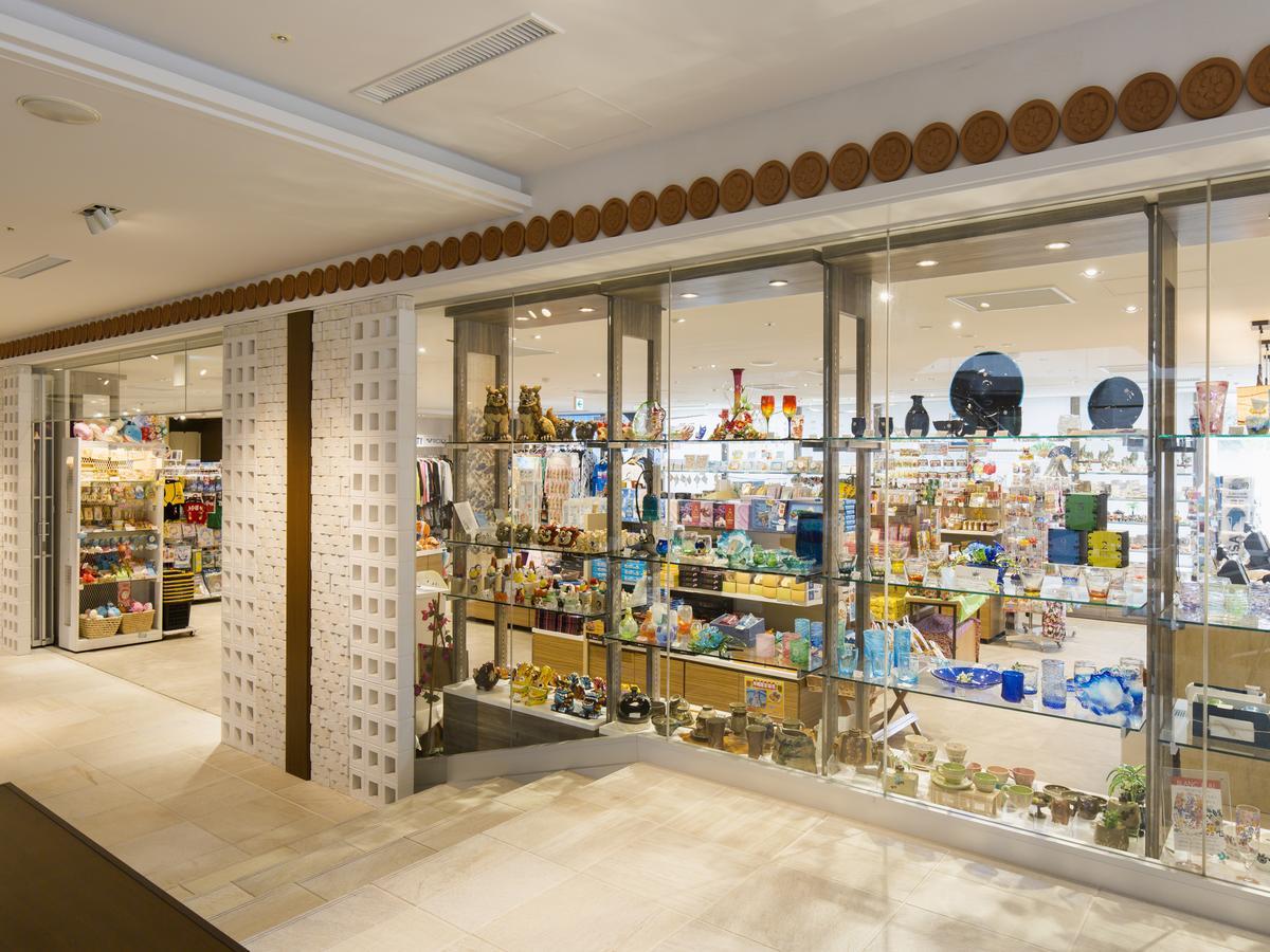Sheraton Okinawa Sunmarina Resort Onna Bagian luar foto