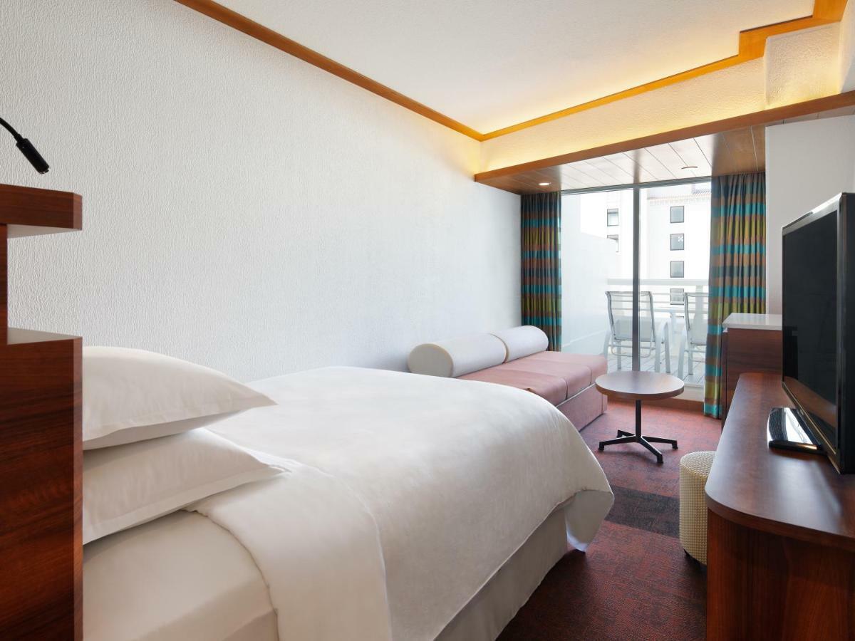 Sheraton Okinawa Sunmarina Resort Onna Bagian luar foto