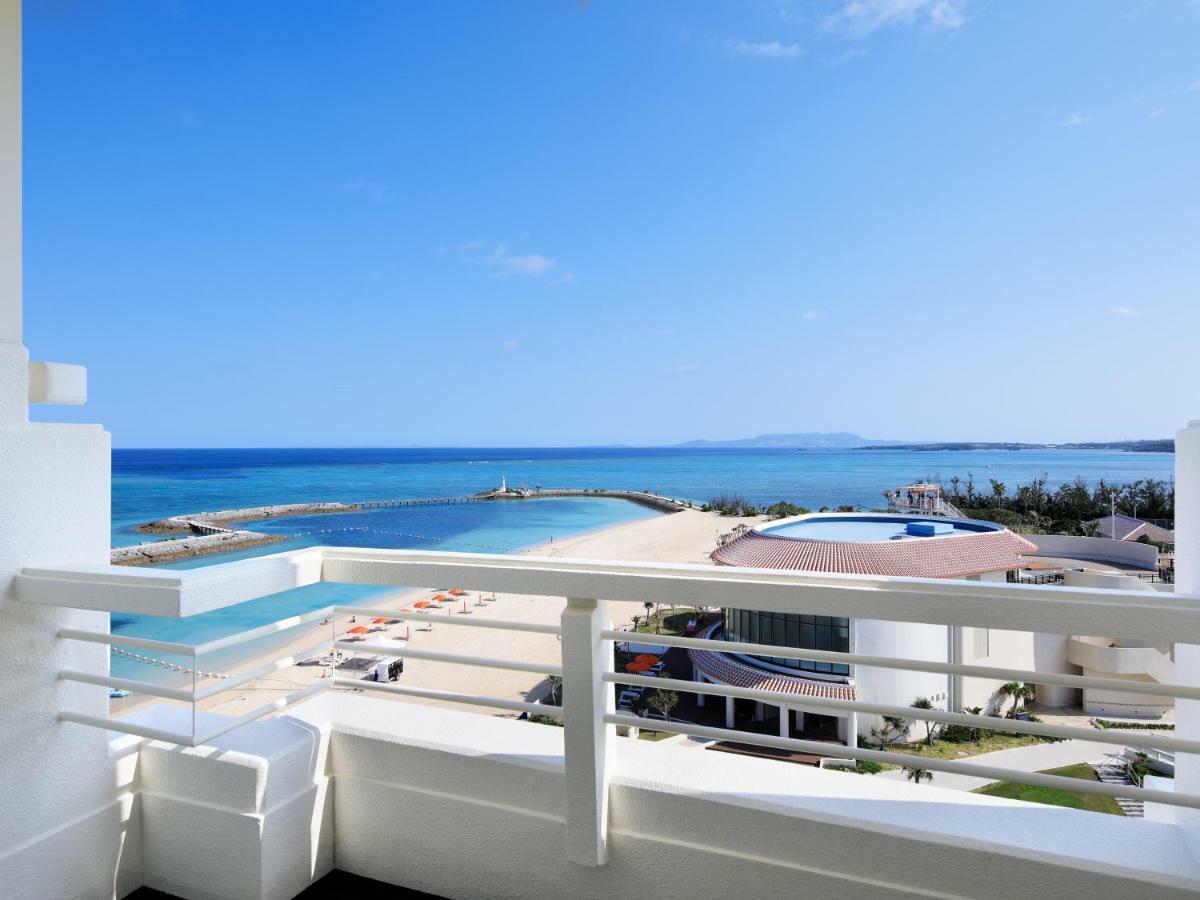 Sheraton Okinawa Sunmarina Resort Onna Bagian luar foto