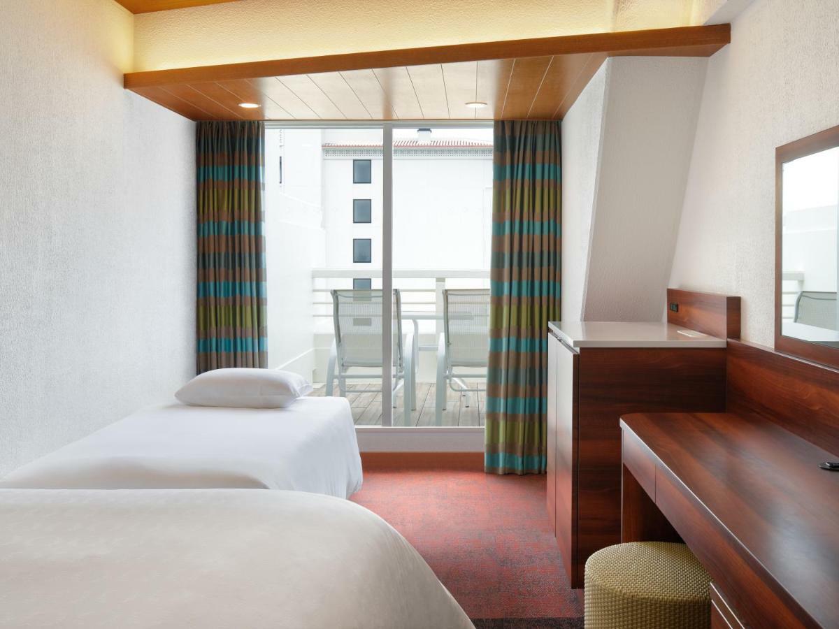 Sheraton Okinawa Sunmarina Resort Onna Bagian luar foto