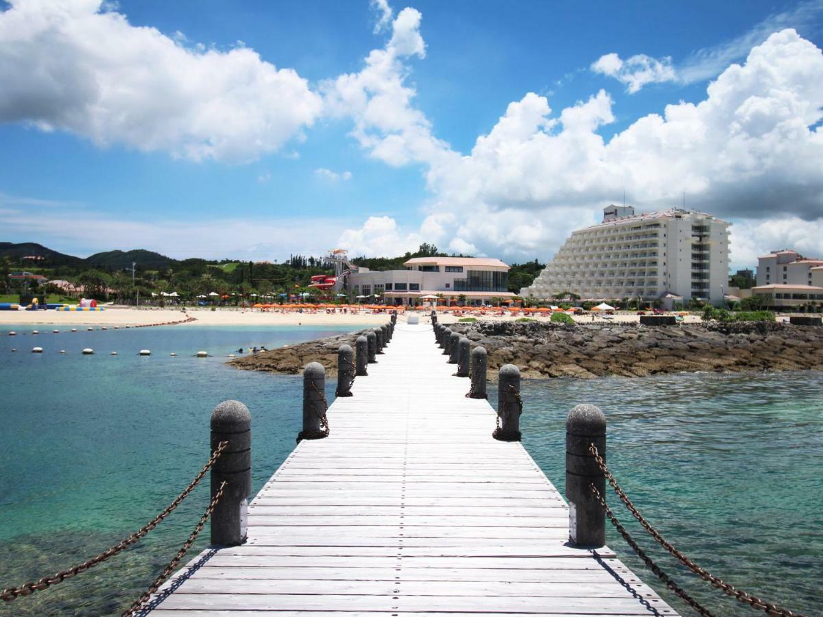 Sheraton Okinawa Sunmarina Resort Onna Bagian luar foto