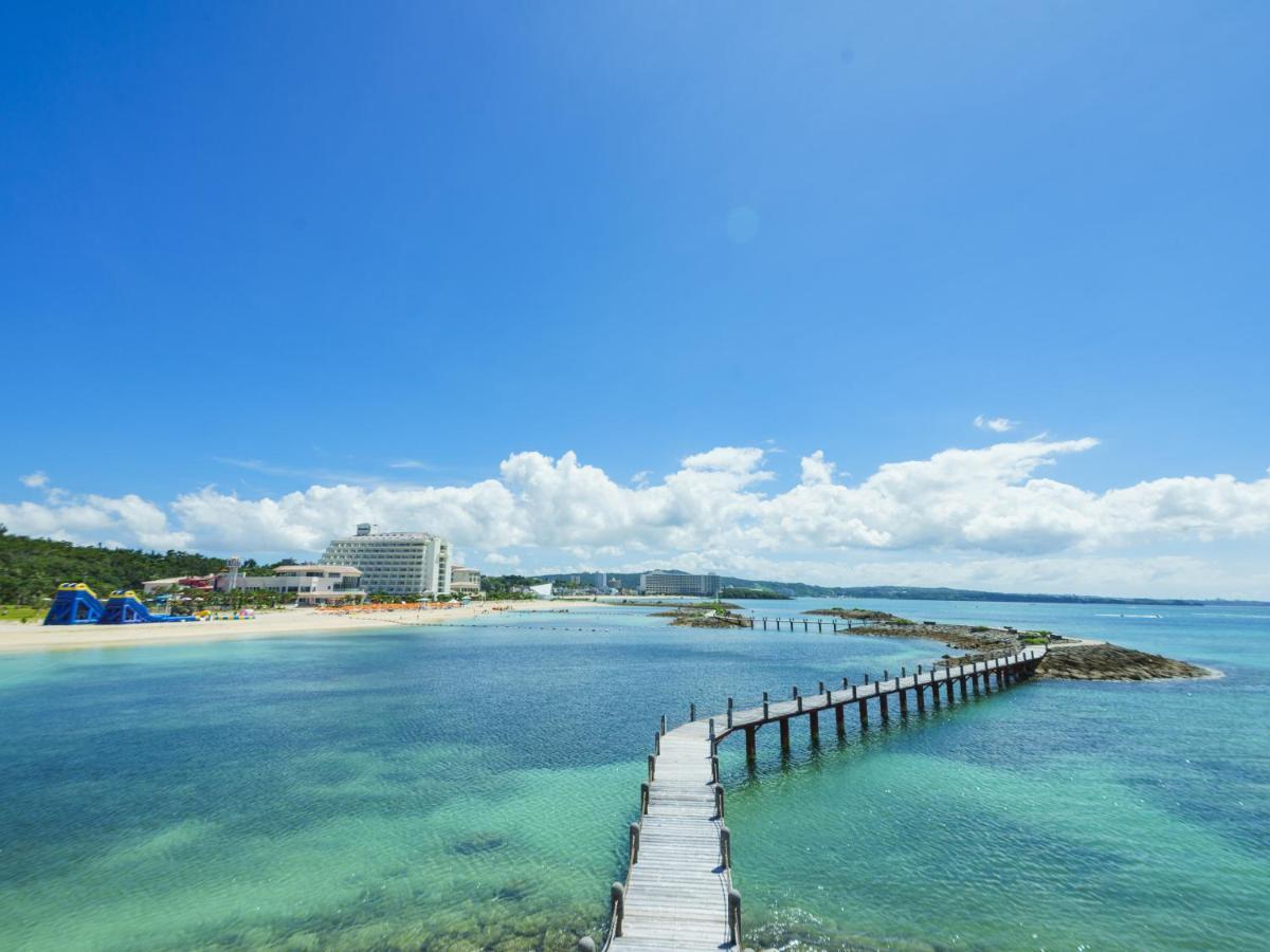 Sheraton Okinawa Sunmarina Resort Onna Bagian luar foto