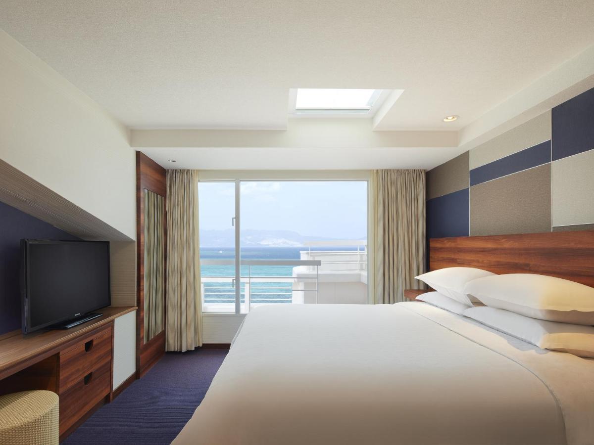 Sheraton Okinawa Sunmarina Resort Onna Bagian luar foto