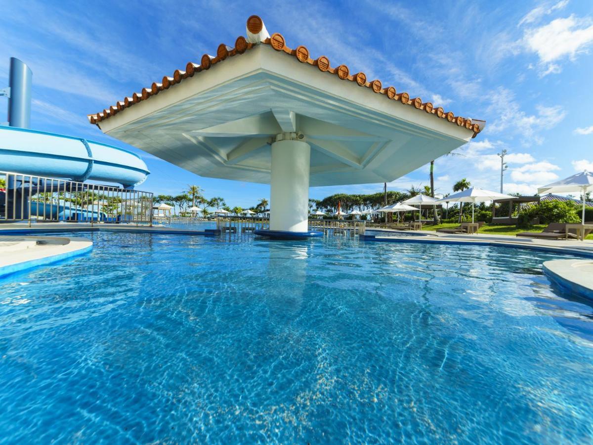 Sheraton Okinawa Sunmarina Resort Onna Bagian luar foto