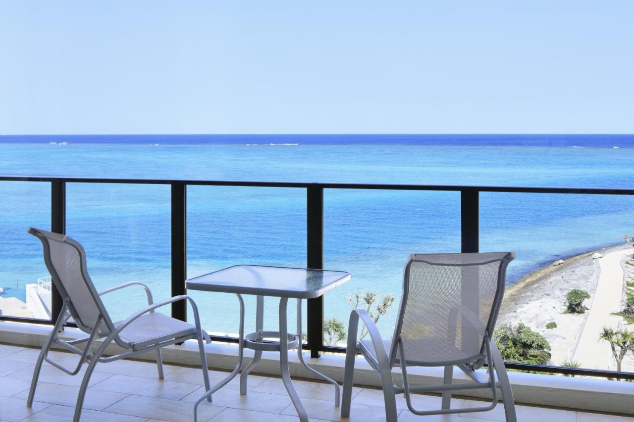 Sheraton Okinawa Sunmarina Resort Onna Bagian luar foto