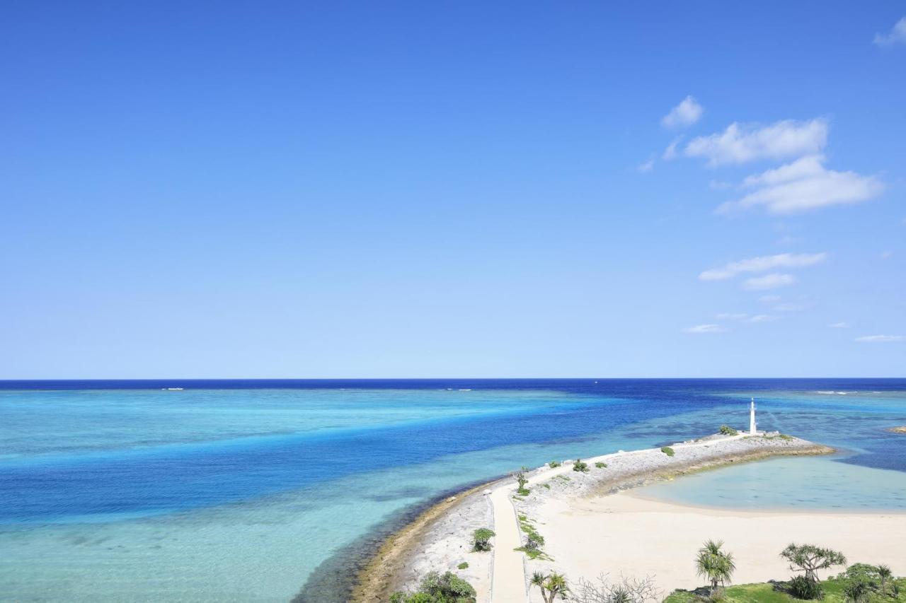 Sheraton Okinawa Sunmarina Resort Onna Bagian luar foto