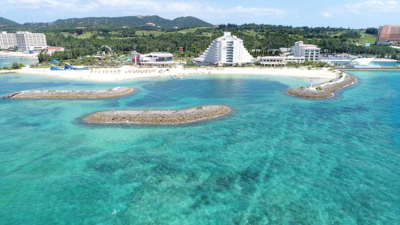 Sheraton Okinawa Sunmarina Resort Onna Bagian luar foto