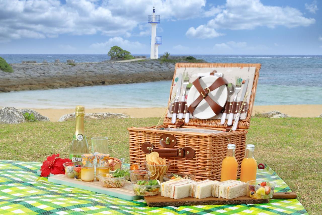 Sheraton Okinawa Sunmarina Resort Onna Bagian luar foto